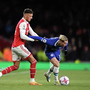 Battle for Possession: Arsenal vs. Chelsea (2022-23) - Mykhaylo Mudryk and Ben White Clash in Premier League Showdown