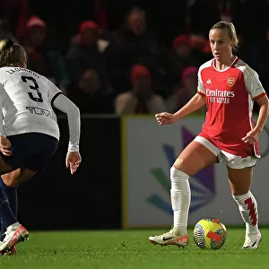 Battle of Stars: Mead vs. Zadorsky in the FA Women's Continental Tyres League Cup Clash between Arsenal and Tottenham