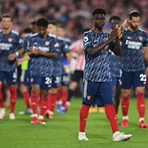 Bukayo Saka Applauds Arsenal Fans: Brentford vs Arsenal, 2021-22 Premier League