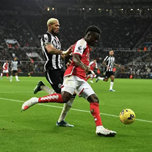 Bukayo Saka vs Joelinton: Intense Battle at St. James Park - Arsenal vs Newcastle United, Premier League 2023-24
