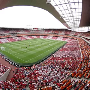 Dennis Bergkamp Farewell: Arsenal's Triumphant 2-1 Victory Over Ajax at Emirates Stadium (2006)