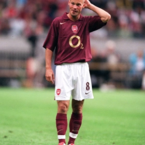 Freddie Ljungberg's Triumph: Arsenal's 2-1 Victory Over Porto at the Amsterdam Tournament, 2005