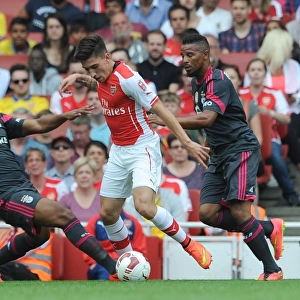 Hector Bellerin (Arsenal) Sidnei and Eliseu (Benfica). Arsenal 5: 1 Benfica. The Emirates Cup, Day 1