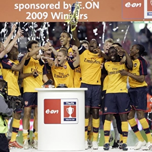 Jay Thomas Lifts the FA Youth Cup: Arsenal's Glorious 2-1 Leg Victory over Liverpool