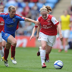 Kim Little (Arsenal) Anouk Hoogendijk (Bristol). Arsenal Ladies 2: 0 Bristol Academy