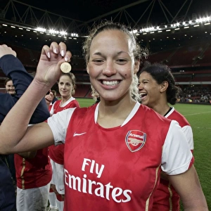 Lianne Sanderson (Arsenal) with her league medal