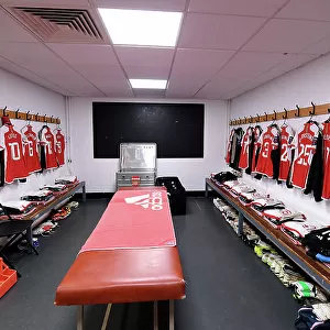 Arsenal Women Photographic Print Collection: London Lionesses v Arsenal Women - Conti Cup 2023-24