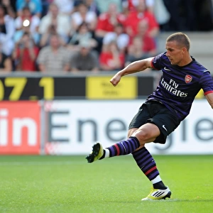 Lukas Podolski scores Arsenals 2nd goal from the penalty spot. Cologne 0: 4 Arsenal