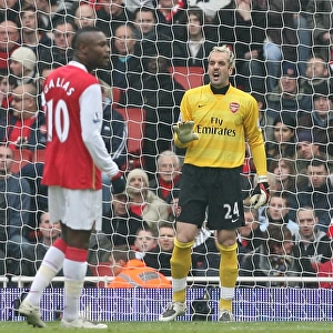 Manuel Almunia's Heroic Performance: Arsenal's Thrilling 2-1 Victory over Tottenham Hotspur (December 22, 2007)