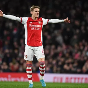 Martin Odegaard in Action: Arsenal vs. Liverpool, Premier League 2021-22