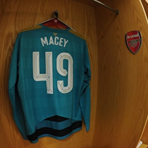 Matt Macey (Arsenal) shirt. Arsenal 0: 0 Hull City. FA Cup 5th Round. Emirates Stadium