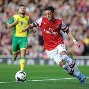 Mesut Ozil in Action: Arsenal vs Norwich City, Premier League 2013-14