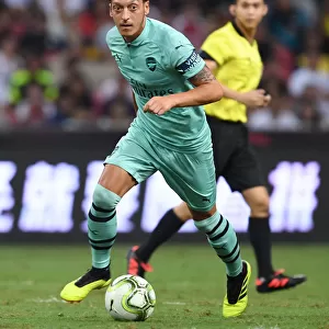 Mesut Ozil in Action: Arsenal vs. Paris Saint-Germain, International Champions Cup 2018