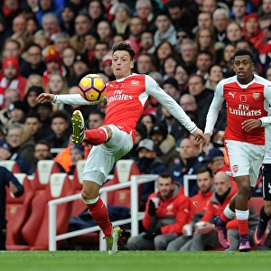Mesut Ozil in Action: Arsenal vs. Tottenham (Premier League 2016-17) - Emirates Stadium Showdown