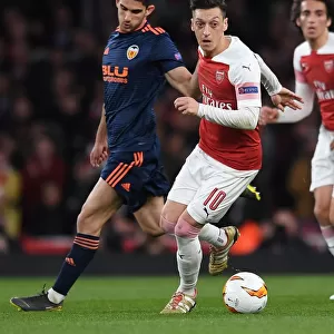 Mesut Ozil in Action: Arsenal vs Valencia, UEFA Europa League Semi-Final First Leg