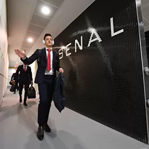 Mesut Ozil in Arsenal Changing Room Before Arsenal vs Stoke City, Premier League 2017-18