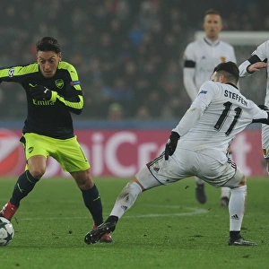 Mesut Ozil Clashes with Renato Steffen: FC Basel vs. Arsenal, UEFA Champions League, 2016