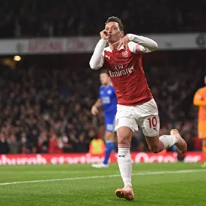 Mesut Ozil Scores First Arsenal Goal: Arsenal vs Leicester City, 2018-19 Premier League