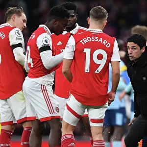 Mikel Arteta Rallies Arsenal Team During Intense Arsenal vs Brentford Clash at Emirates Stadium
