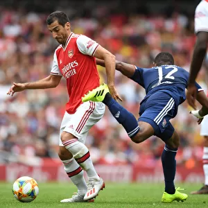 Mkhitaryan Outsmarts Thiago Mendes: Arsenal's Masterclass vs. Lyon at Emirates Cup