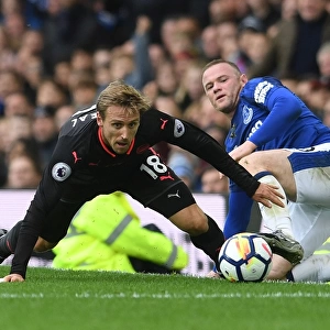 Monreal vs Rooney: Intense Battle at Goodison Park - Everton vs Arsenal, Premier League 2017-18
