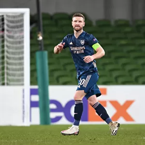 Mustafi in Action: Arsenal's Defender Shines in Dundalk UEFA Europa League Clash