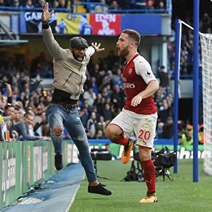 Mustafi's Disallowed Goal: Arsenal Fan Invades Pitch Amidst Chelsea Rivalry (2017-18)