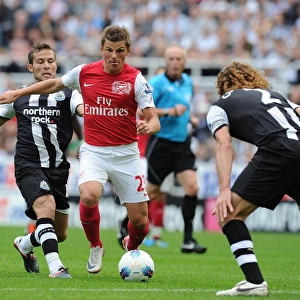 Season 2011-12 Framed Print Collection: Newcastle United v Arsenal 2011-12