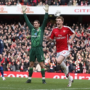 Nicklas Bendtner celebrates scoring Arsenals 1st goal as Craig Gordon
