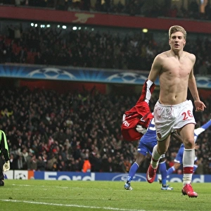 Nicklas Bendtner's Goal Celebration: Arsenal Leads 1-0 vs. Dynamo Kyiv, UEFA Champions League, 2008