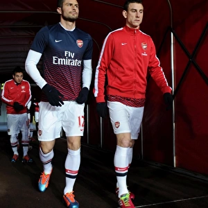 Olivier Giroud and Laurent Koscielny (Arsenal) go out to warm up. Arsenal 0: 0 Manchester United