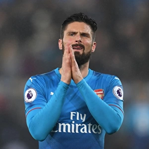 Olivier Giroud's Euphoric Moment with Arsenal Fans: Swansea Victory Celebration (2018)