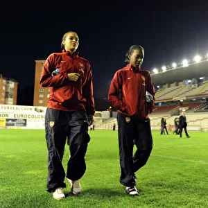 Rebecca Spencer and Danielle Carter (Arsenal) before the match. Rayo Vallecano 2