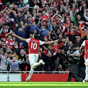 Robin van Persie's Double: Arsenal's Victory Over Tottenham in the 2011-12 Premier League