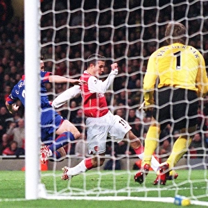 Robin van Persie's Thrilling Goal: Arsenal Takes the Lead over Manchester United, FA Premiership, Emirates Stadium (2007)
