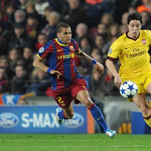 Samir Nasri (Arsenal) Daniel Alves (Barcelona). Barcelona 3: 1 Arsenal. UEFA Champions League
