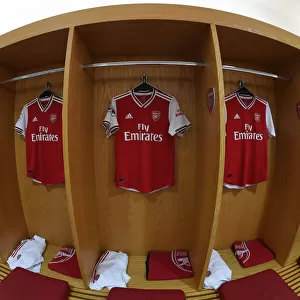 Behind the Scenes: Arsenal Players Pre-Match Preparation at Emirates Stadium (2019-20)