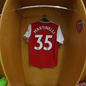 Behind the Scenes: David Luiz's Arsenal Shirt in Emirates Changing Room (2019-20)