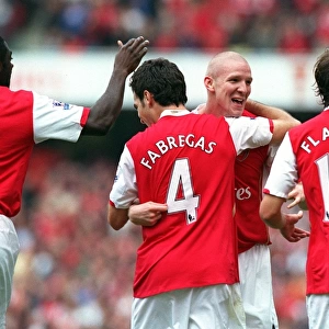 Senderos Double: Fabregas, Flamini, Toure in Triumphant Arsenal Celebration (3:2 vs Sunderland, 2007)