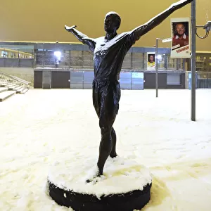 Snowy Emirates Stadium: Arsenal's Winter Battle in the Heart of Premier League Action