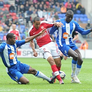 Matches 2009-10 Canvas Print Collection: Wigan Athletic v Arsenal 2009-10