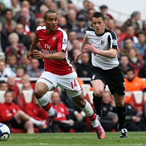 Theo Walcott (Arsenal) Nicky Shorey (Fulham). Arsenal 4: 0 Fulham. Barclays Premier League