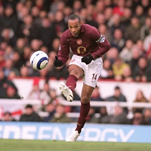 Thierry Henry scores Arsenals 1st goal. Arsenal 2: 1 Liverpool. FA Premiership