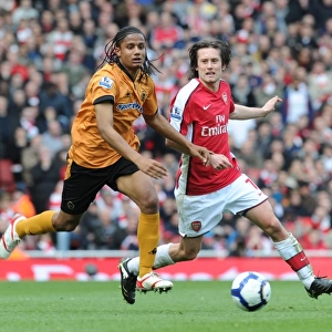 Tomas Rosicky (Arsenal) Michael Mancienne (Wolves). Arsenal 1: 0 Wolverhampton Wanderers