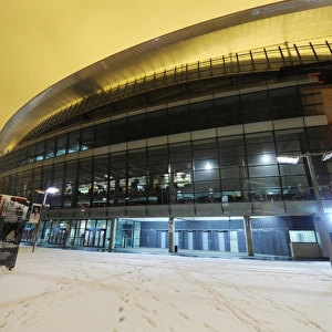 Winter's Grasp on Emirates Stadium: Arsenal's Battlefield in the Snowy Premier League