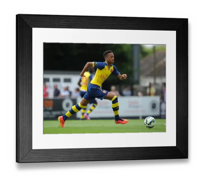 Framed Print : Chris Willock in Action: Borehamwood vs Arsenal Pre-Season Friendly