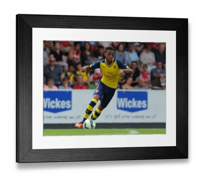 Framed Print : Chris Willock in Action: Arsenal's Pre-Season Victory over Borehamwood