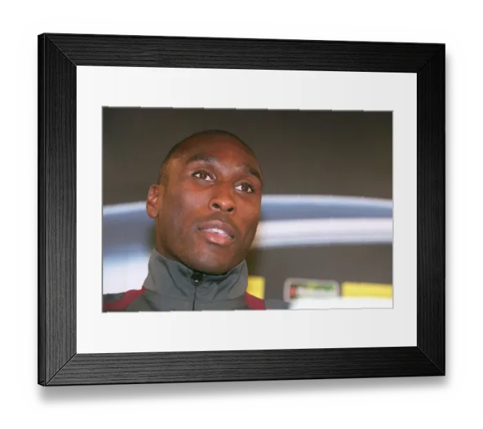 Framed Print : Champions League Showdown: Ajax vs. Arsenal (2005-06) Framed Print : Champions League Showdown: Ajax vs. Arsenal (2005-06)