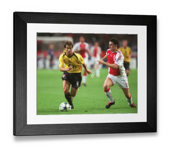 Framed Print : Champions League Showdown: Ajax vs. Arsenal (2005-06) Framed Print : Champions League Showdown: Ajax vs. Arsenal (2005-06)