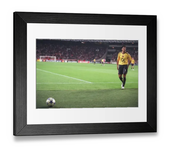 Framed Print : Ajax vs Arsenal: 2005-06 Champions League Showdown Framed Print : Ajax vs Arsenal: 2005-06 Champions League Showdown